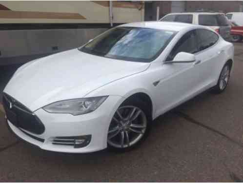 Tesla Model S (2013)