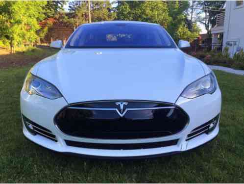 Tesla Model S (2013)