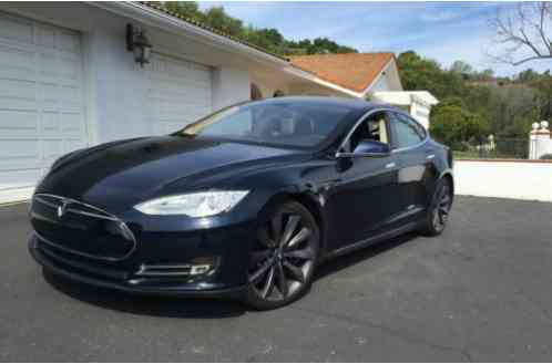 Tesla Model S MODEL S P85 (2013)