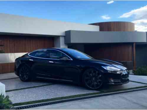 Tesla Model S MODEL S P85 (2013)