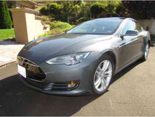 Tesla Model S (2013)