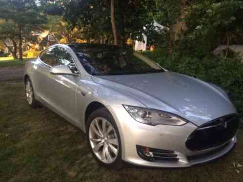 Tesla Model S Model S85 (2014)