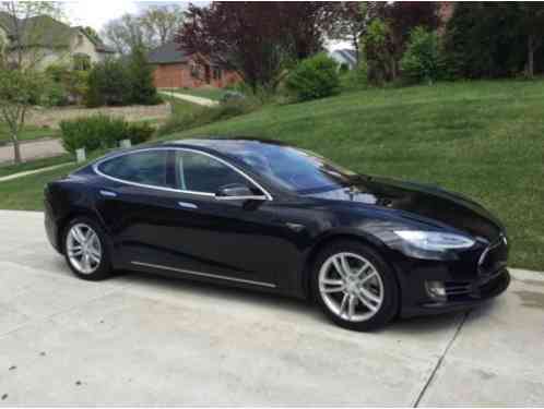 Tesla Model S (2013)