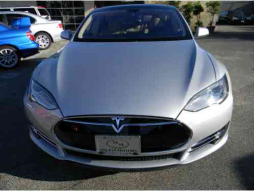 Tesla Model S (2013)