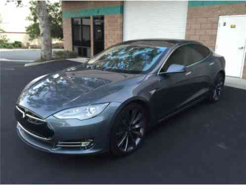 Tesla Model S (2012)