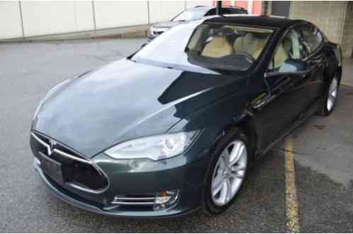 Tesla: Model S P85