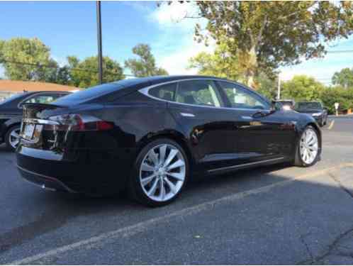 Tesla Model S (2013)