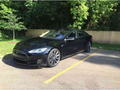 Tesla Model S P85 (2013)