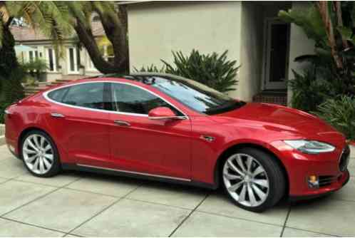 2013 Tesla Model S P85