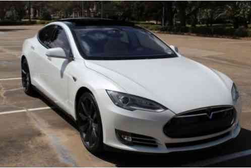 Tesla Model S (2013)