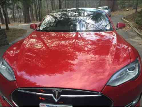 Tesla Model S P85 (2014)