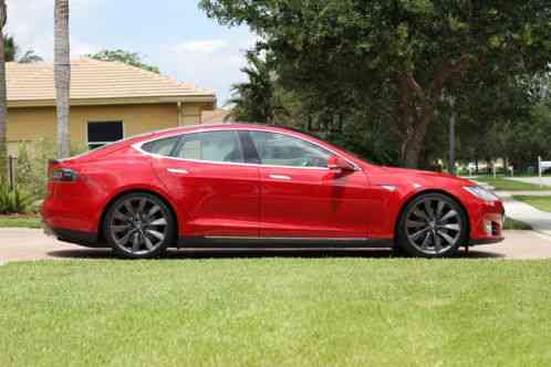 Tesla Model S (2013)