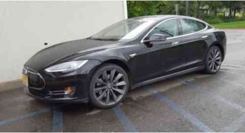 Tesla Model S P85 (2013)