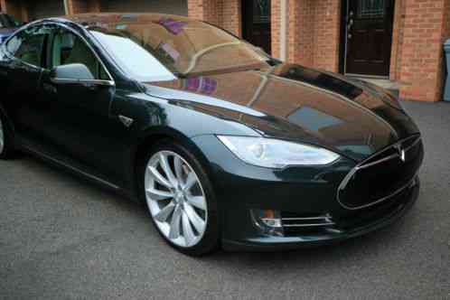 Tesla Model S (2012)