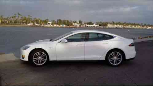 Tesla Model S P85 (2013)