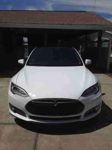 Tesla Model S (2013)