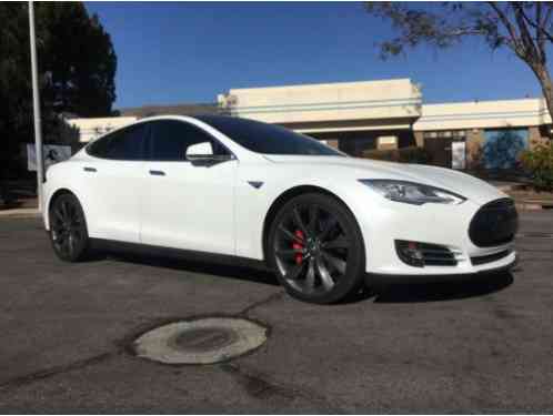 Tesla Model S (2014)