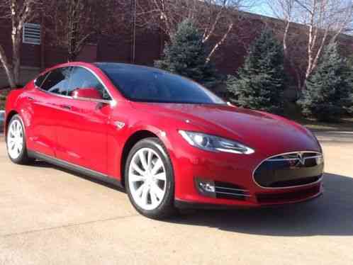 Tesla Model S P85kW (2013)