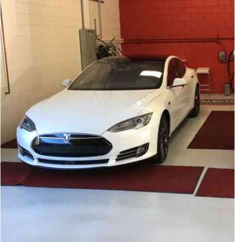 Tesla Model S P90D (2015)