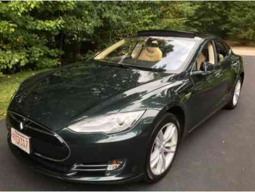 Tesla Model S (2014)