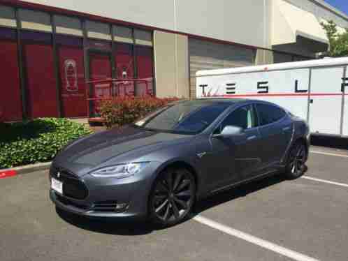 Tesla Model S (2013)