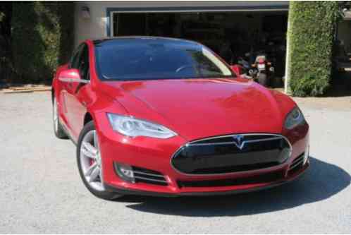 Tesla Model S Performance (2014)