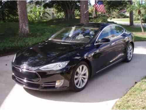 Tesla Model S (2013)