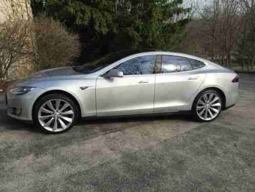 Tesla Model S (2013)