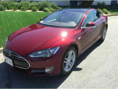 Tesla Model S (2012)