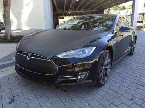 Tesla Model S S (2013)