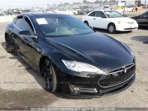 Tesla Model S S (2015)