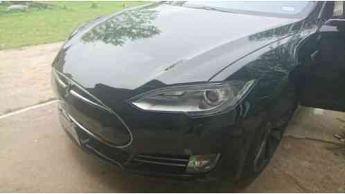 Tesla Model S (2012)