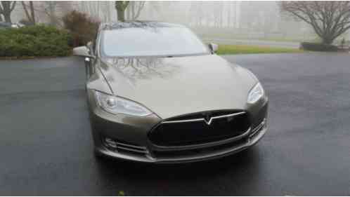 Tesla Model S S 85D (2015)