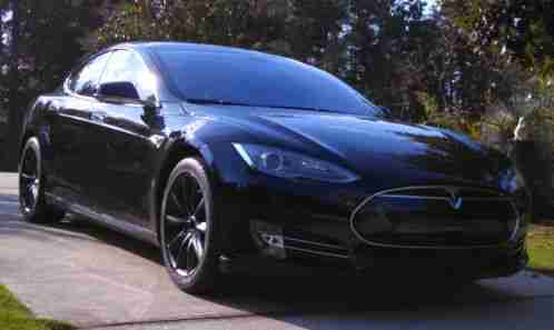 Tesla Model S (2014)