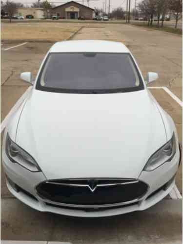 Tesla Model S Sedan (2013)