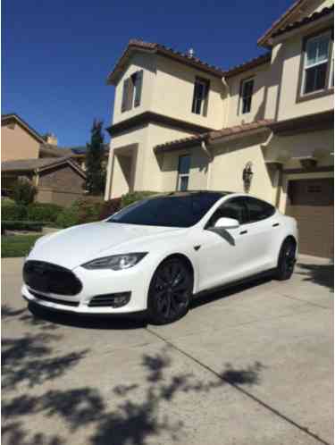 Tesla Model S (2012)