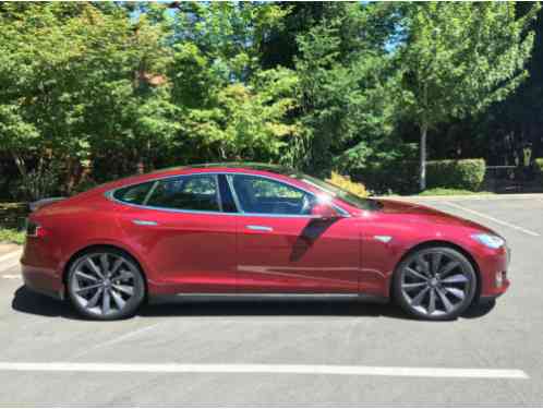 Tesla Model S (2012)