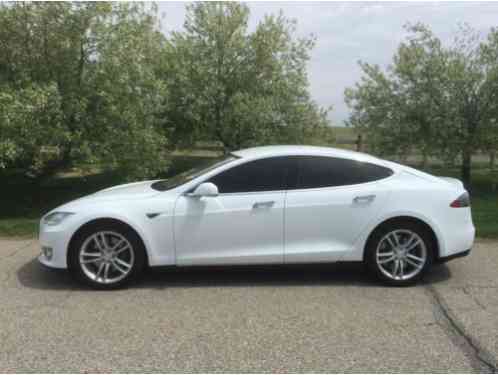 Tesla Model S (2013)