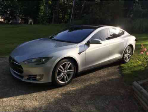 Tesla Model S (2013)