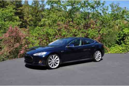 Tesla Model S (2013)