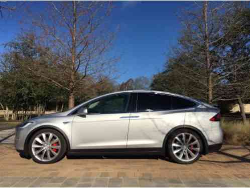 Tesla Model X (2016)