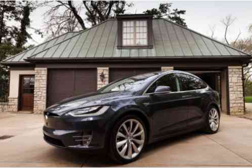 Tesla Model X (2016)