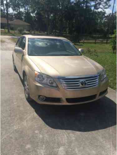 Toyota Avalon Limited (2010)