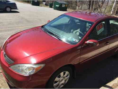 Toyota Camry LE (2004)