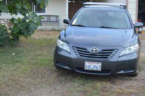 Toyota Camry LE (2007)