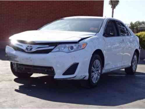 Toyota Camry LE (2014)