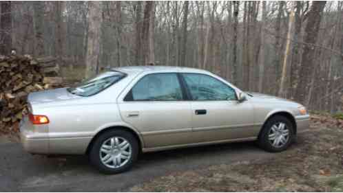 Toyota Camry LE (2000)