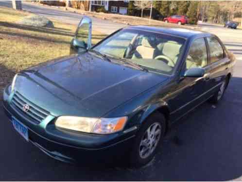 Toyota Camry XLE (1997)