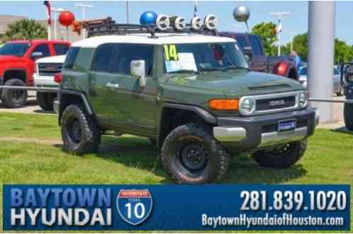 Toyota FJ Cruiser Base (2013)