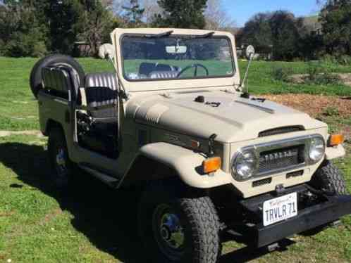 1971 Toyota Land Cruiser 4x4 2door removable hard top